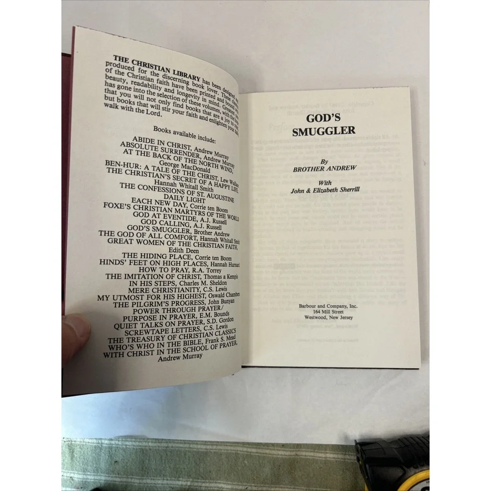 Vintage God's Smuggler Brother Andrew HC Maroon Barbour 1967 USA Faux Leather
